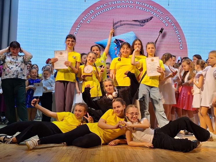 Образцовый вокальный ансамбль «До-ми-соль» достойно представил Волгодонск на областном конкурсе-фестивале «Южный ветер»