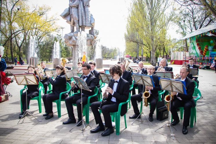 Народный уховой оркестр имени Ю.П. Шеина открыл летний сезон в парке Победы