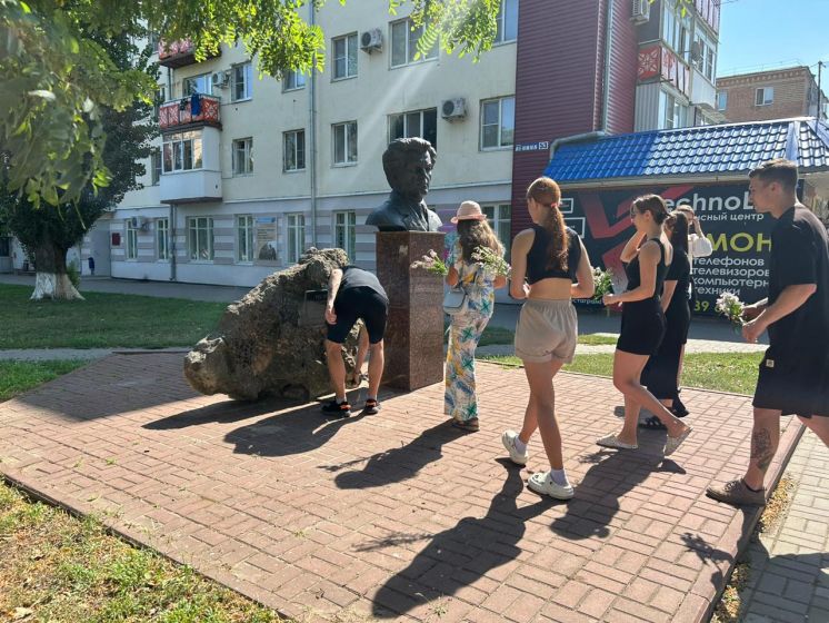 В Волгодонске почтили память Почетного гражданина города Александра Тягливого