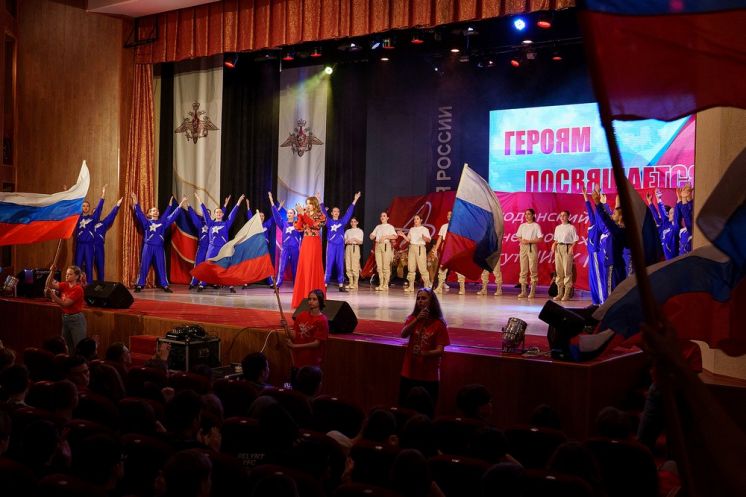 Во Дворце культуры «Октябрь» состоялся концерт «Героям посвящается», посвященный Дню белых журавлей