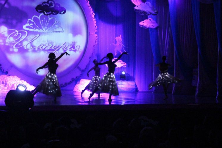 В ДК «Октябрь» прошел отчетный концерт театра танца «Империя»