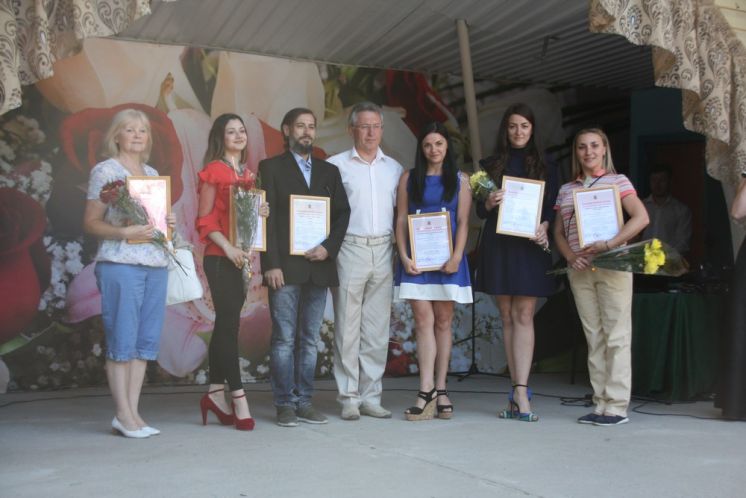 Глава администрации наградил творческие коллективы, прославляющие Волгодонск