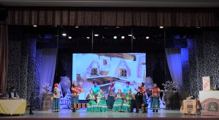 Праздничный концерт народного фольклорного ансамбля «Красноярочка»