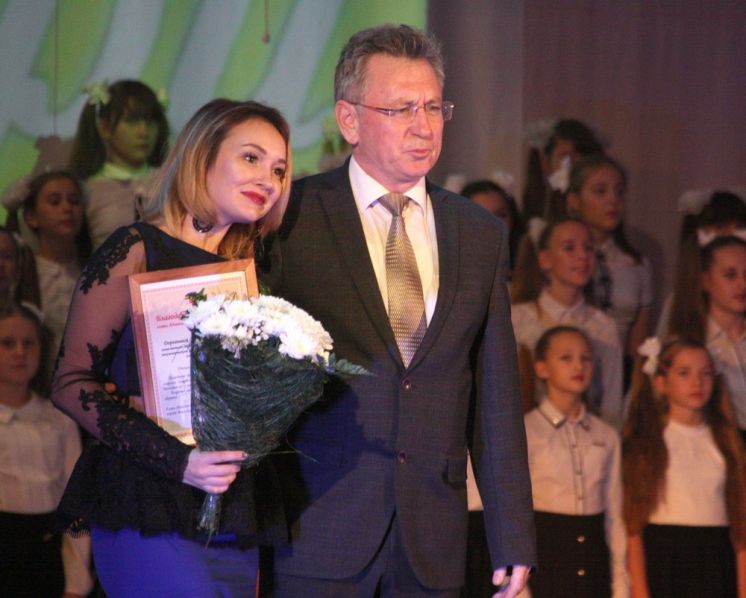 В ДК «Октябрь» поздравили матерей Волгодонска