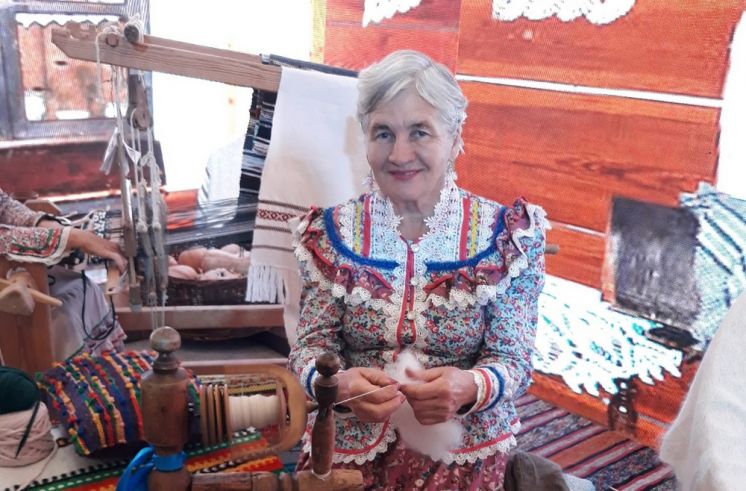 Мастер декоративно-прикладного искусства Людмила Селиванова стала обладателем ежегодной разовой премии главы администрации города
