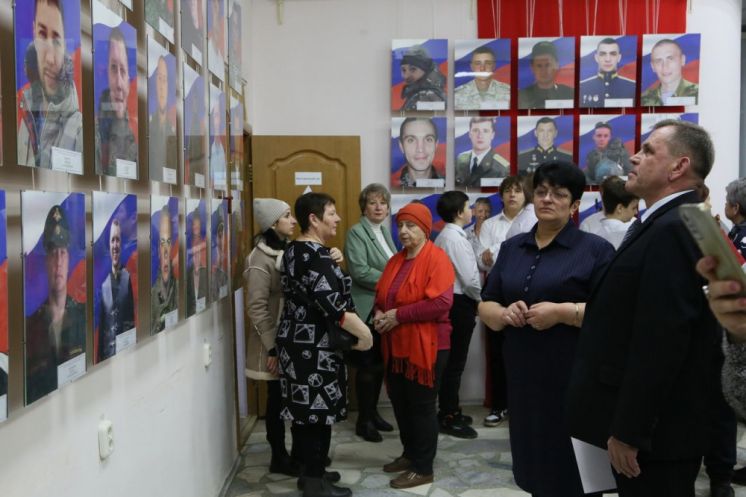 Выставка «Герои Отечества» открылась в Волгодонске