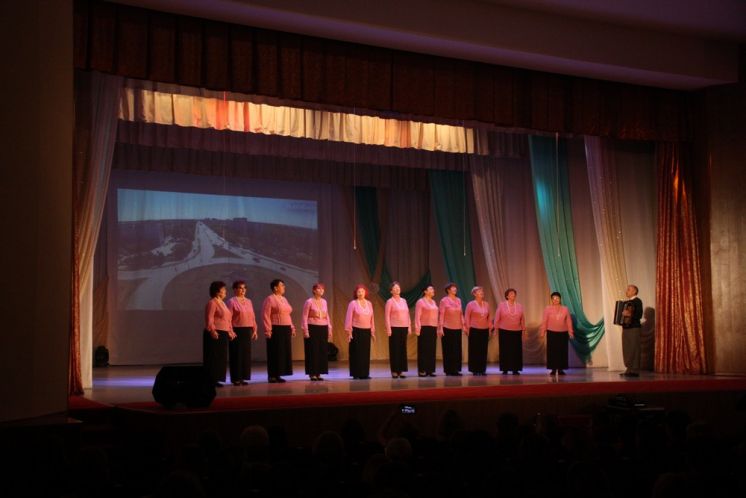 В ДК «Октябрь» прошел концерт «Учителями славится Россия»