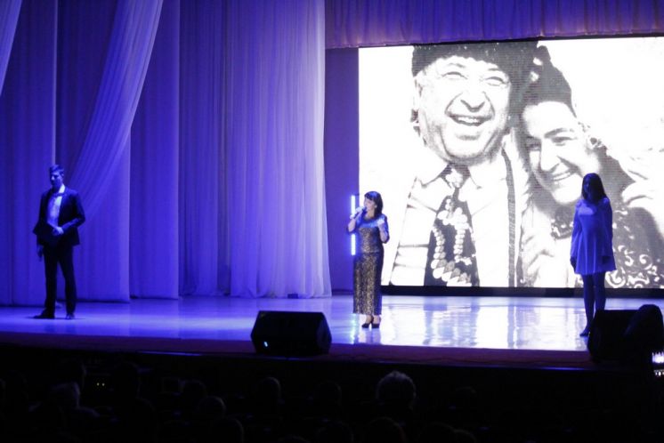 Во Дворце культуры «Октябрь» состоялся концерт, посвящённый 100-летию со дня рождения Расула Гамзатова