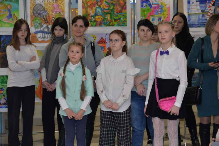 В Волгодонске открыдвась выставка победителей кокурса «Рисуют дети атомграда»