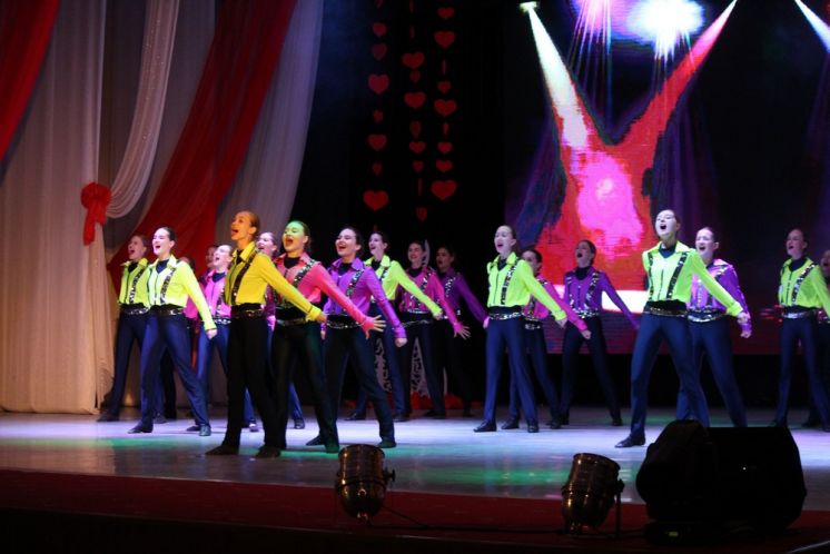 В ДК «Октябрь» прошел большой танцевальный вечер «Танец от сердца»