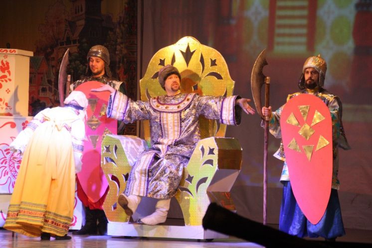 В ДК «Октябрь» проходит новый мюзикл для детей «Три богатыря»