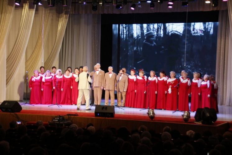 Народный хор ветеранов отметил 40-летие со дня основания коллектива на сцене Дворца культуры «Октябрь»