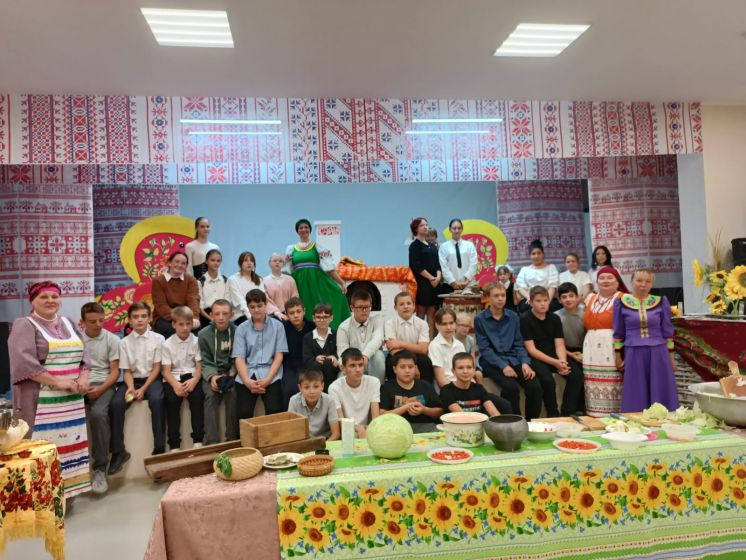 В Центре культуры «Дружбы народов» состоялся фольклорный праздник «Капустные вечерки»