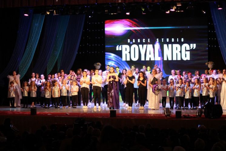 Вселенная танцев. В ДК «Октябрь» состоялся отчетный концерт коллектива «ROYAL NRG»