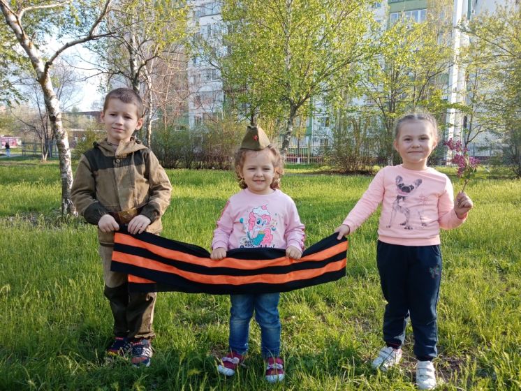 Волгодонцы приняли участие во всероссийской акции «Георгиевская ленточка»